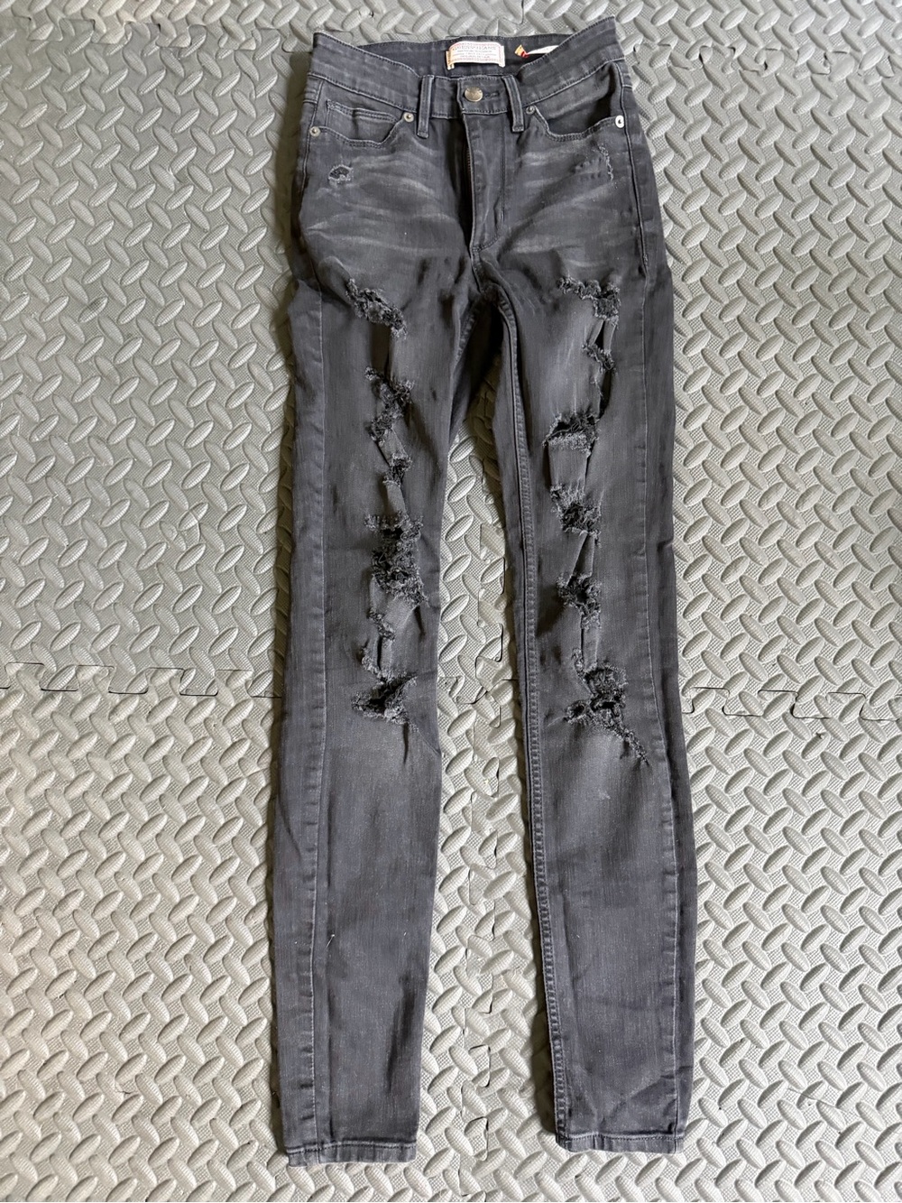 Guess 1981 Black Distressed Skinny Jeans